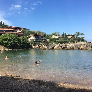 https://appartamento-casa-girasole-con-accesso-diretto-alla-spiaggia.it-tuscanyhotel.com