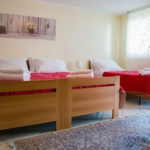 https://zagarella-house.taorminaitalyhotels.com